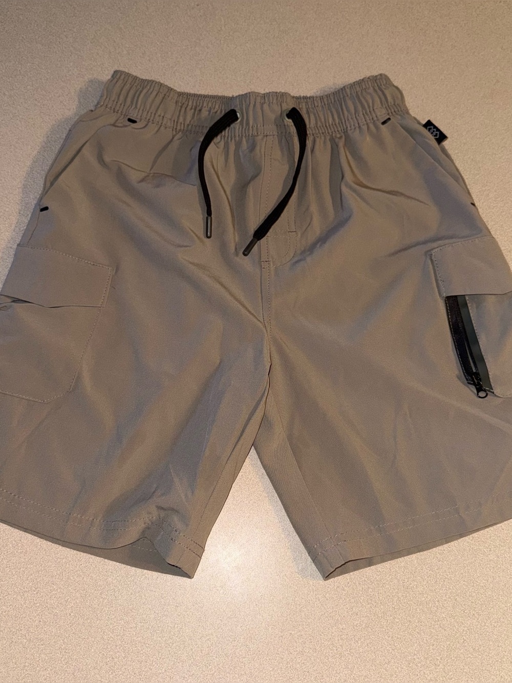 LEG3ND boys size m 10/12 athletic cargo shorts tan